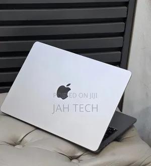 New Laptop Apple MacBook Air 2022 M2 8GB Apple M2 SSD 256GB