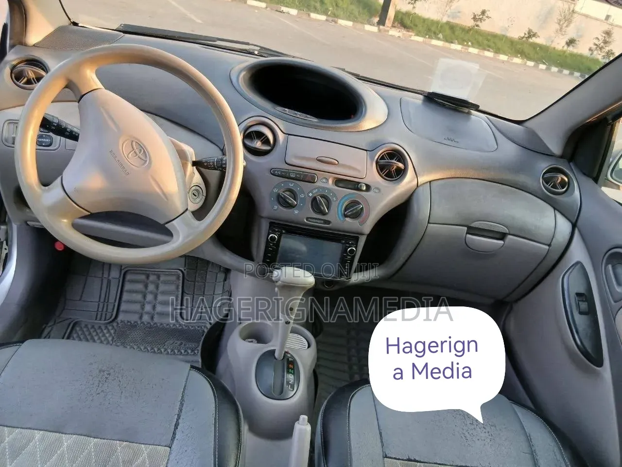 Toyota Platz 2001 Silver