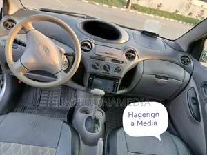 Toyota Platz 2001 Silver