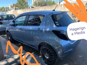 Toyota Yaris 2012 Blue