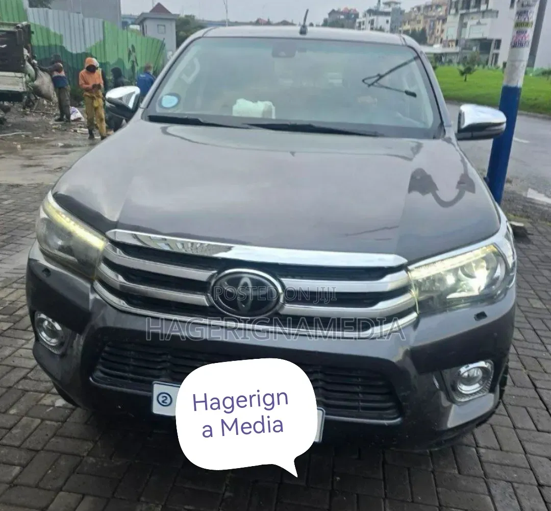 Toyota Hilux 2020 Black