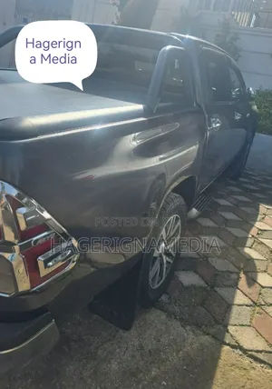 Toyota Hilux 2020 Black