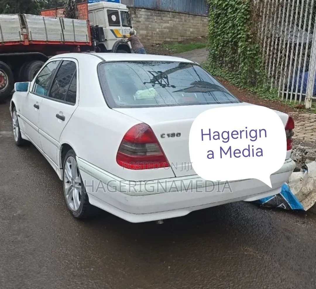 Mercedes-Benz C180 2001 White