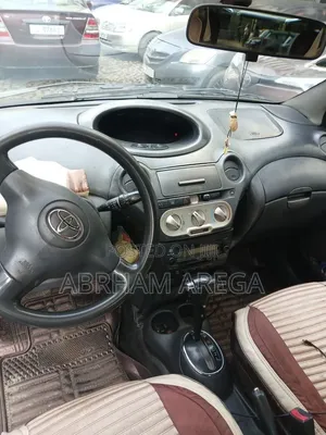 Toyota Vitz 2003