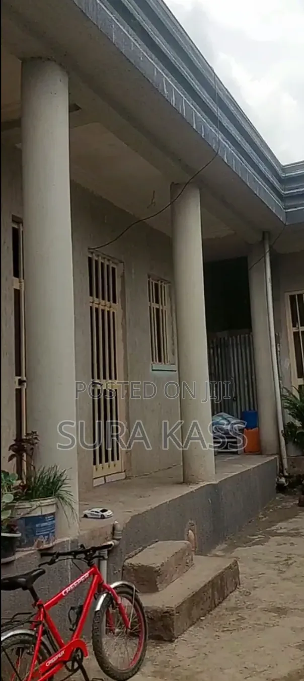 3bdrm House in Akaky Kaliti for sale
