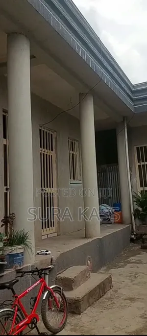 3bdrm House in Akaky Kaliti for sale
