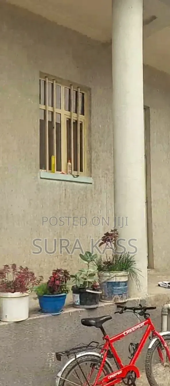 3bdrm House in Akaky Kaliti for sale