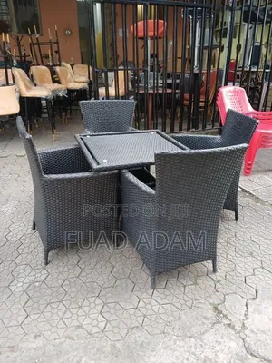 4-Seater Rattan Dining Set /4 መቀመጫ ራታን ጠረጴዛ እና ወንበር ስብስብ