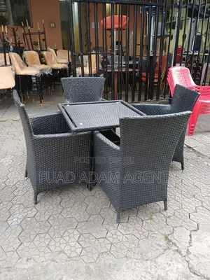 4-Seater Rattan Dining Set /4 መቀመጫ ራታን ጠረጴዛ እና ወንበር ስብስብ