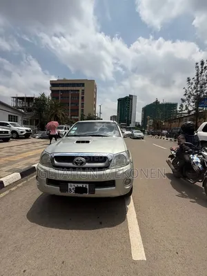 Toyota Hilux 2011 Gold