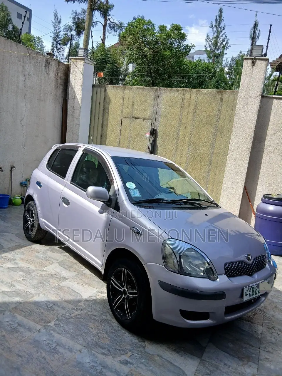 Toyota Vitz 2004 Silver