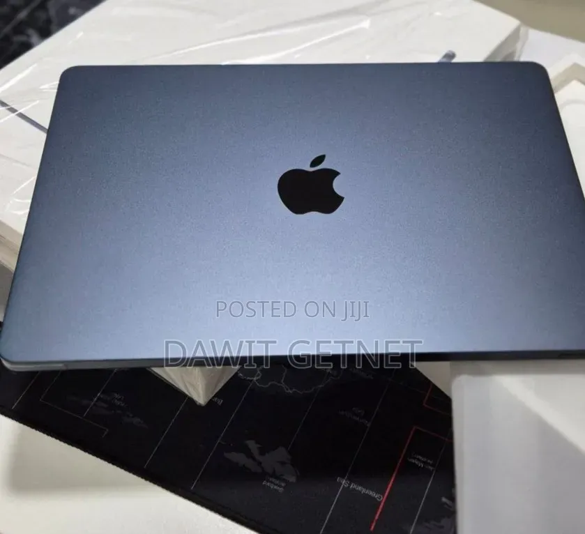 New Laptop Apple MacBook Air 2022 M2 8GB Apple M2 SSD 256GB