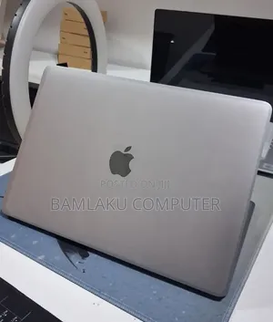 New Laptop Apple MacBook Air 2019 8GB Intel Core i5 SSD 128GB