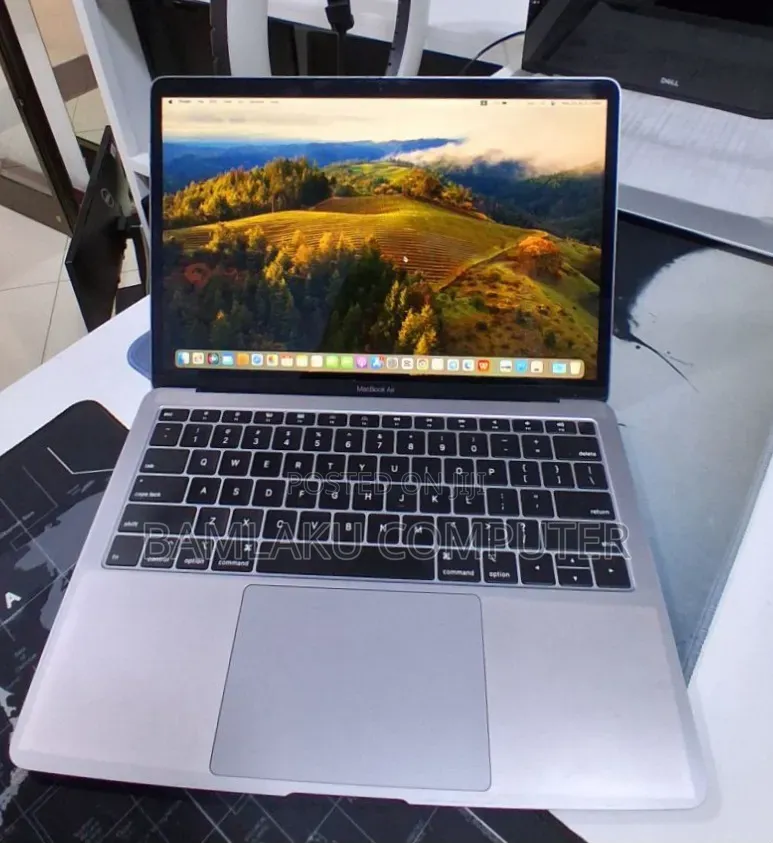 New Laptop Apple MacBook Air 2019 8GB Intel Core i5 SSD 128GB