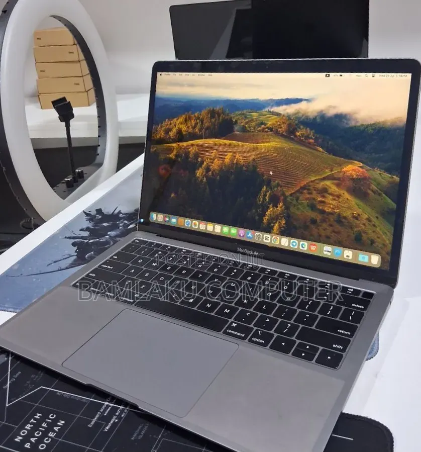 New Laptop Apple MacBook Air 2019 8GB Intel Core i5 SSD 128GB