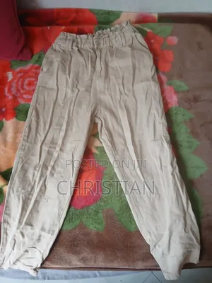 Stradivarius Cute Beige Jeans