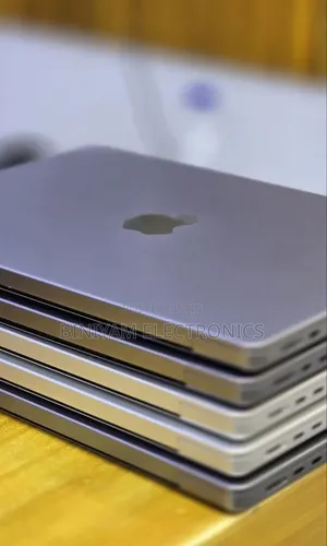 New Laptop Apple MacBook Pro 32GB Apple M1 Pro SSD 512GB