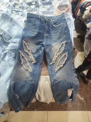 Men's Distressed Denim Jeans 