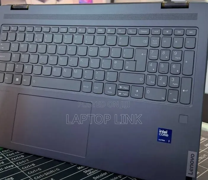 New Laptop Lenovo Yoga 7i 16GB Intel Core Ultra 7 SSD 512GB