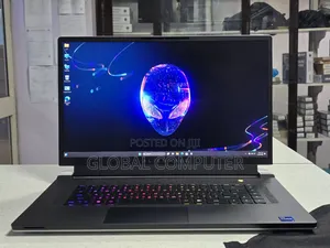 New Laptop Alienware X17 R1 32GB Intel Core i7 SSD 1T