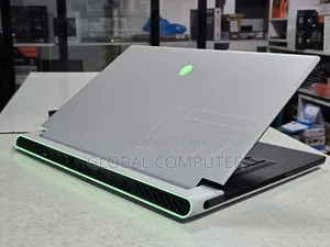 New Laptop Alienware X17 R1 32GB Intel Core i7 SSD 1T