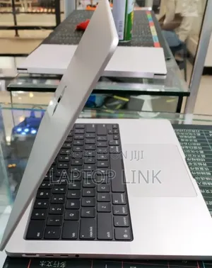 New Laptop Apple MacBook Pro 16GB Apple M5 SSD 512GB
