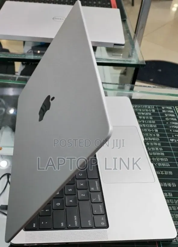 New Laptop Apple MacBook Pro 16GB Apple M5 SSD 512GB