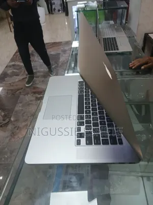 New Laptop Apple MacBook 2015 16GB Intel Core i5 SSD 512GB