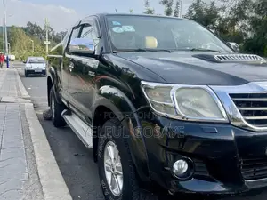 Toyota Hilux 2014 Black