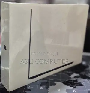 New Laptop Apple MacBook Air 2022 M2 8GB Apple M2 SSD 256GB