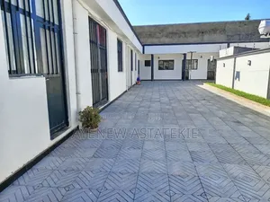 5bdrm Villa in Adiss Abeba, Yeka for sale
