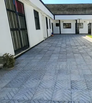 5bdrm Villa in Adiss Abeba, Yeka for sale