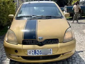 Toyota Vitz 2001 Gold