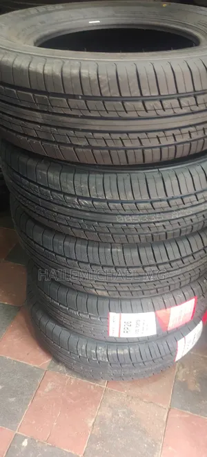 205 70 R15 for Toyota Dolphin Car