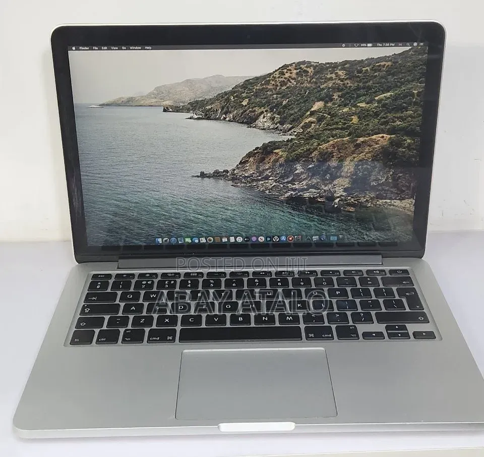 New Laptop Apple MacBook 2015 8GB Intel Core i5 SSD 256GB