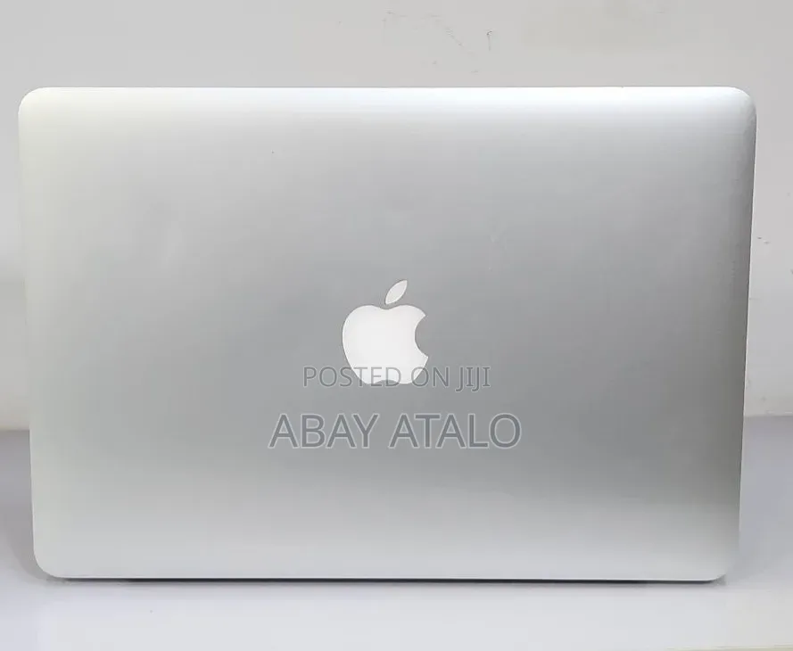 New Laptop Apple MacBook 2015 8GB Intel Core i5 SSD 256GB