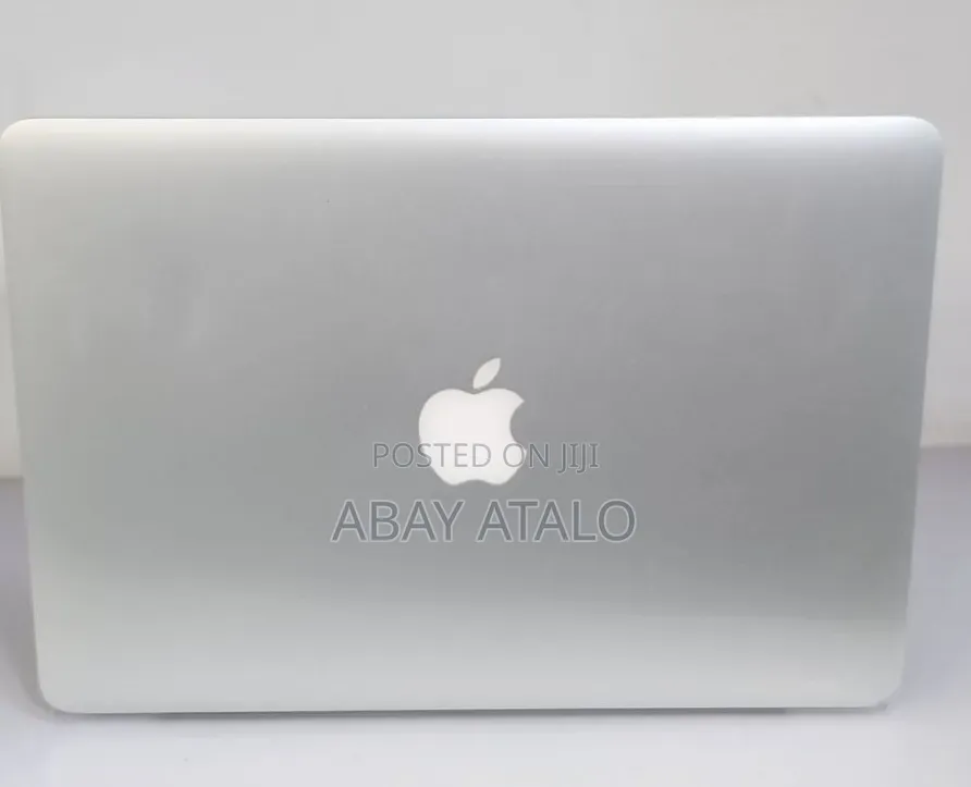 New Laptop Apple MacBook 2015 8GB Intel Core i5 SSD 256GB