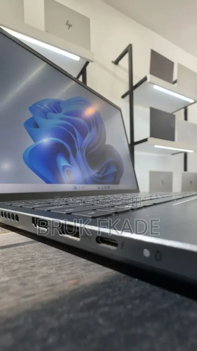 New Laptop Dell Inspiron 15 16GB Intel Core i7 SSD 512GB