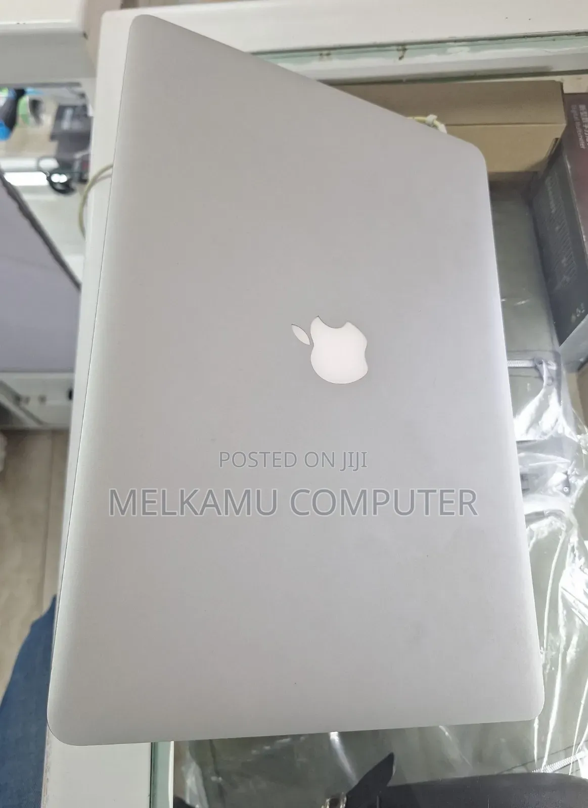 New Laptop Apple MacBook Pro 2015 16GB Intel Core i7 SSD 256GB