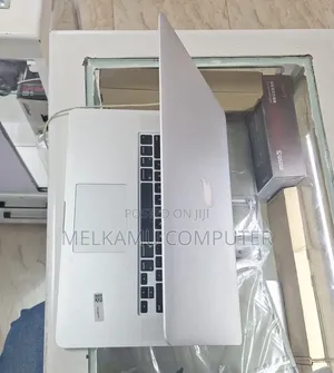 New Laptop Apple MacBook Pro 2015 16GB Intel Core i7 SSD 256GB