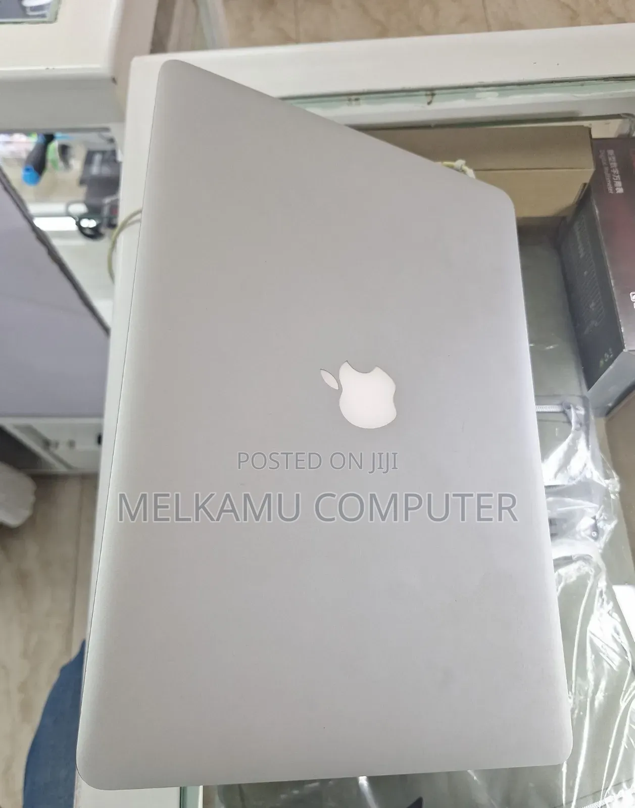 New Laptop Apple MacBook Pro 2015 16GB Intel Core i7 SSD 256GB