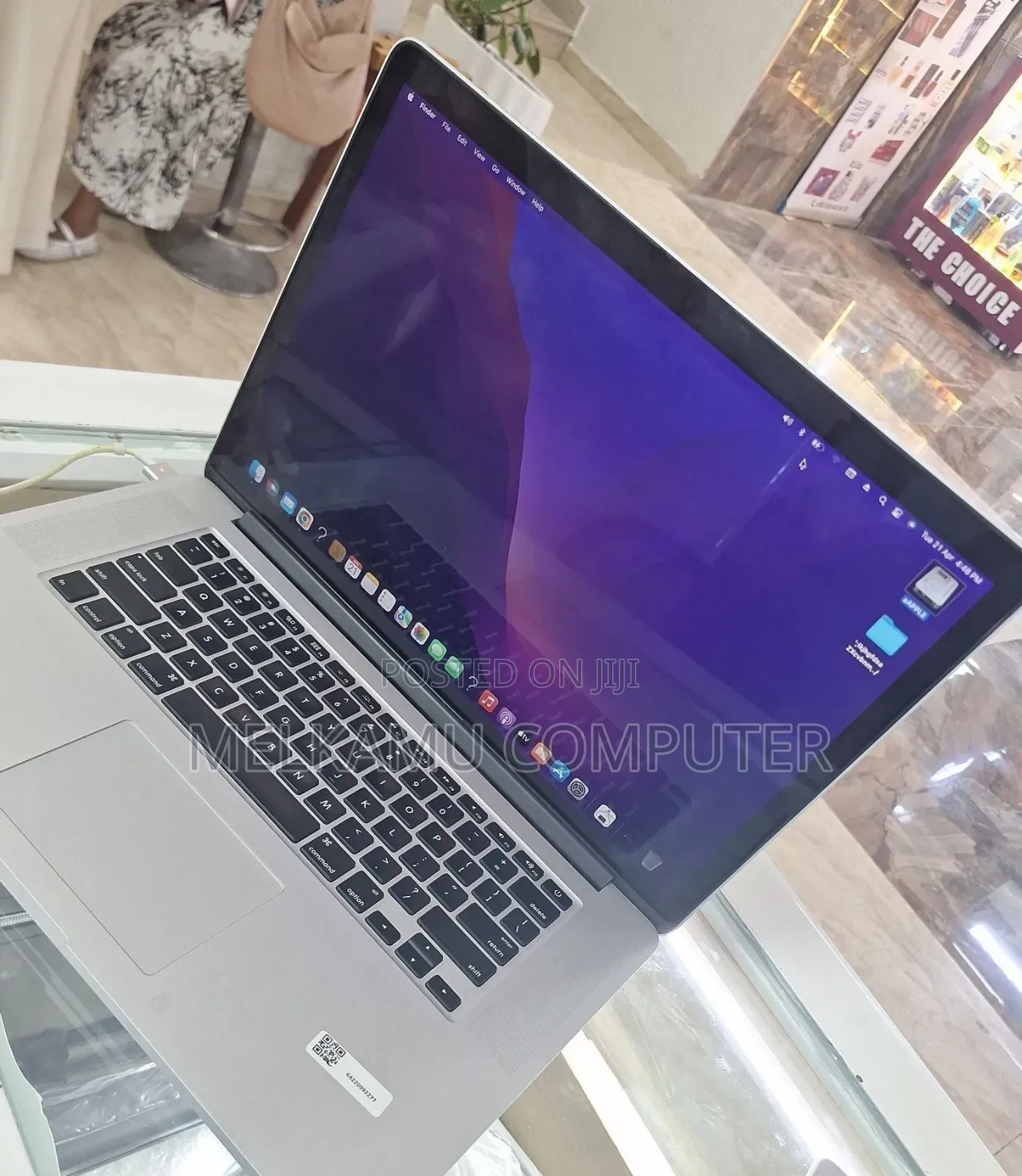 New Laptop Apple MacBook Pro 2015 16GB Intel Core i7 SSD 256GB