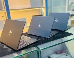 New Laptop HP Dragonfly G3 16GB Intel Core i7 SSD 512GB