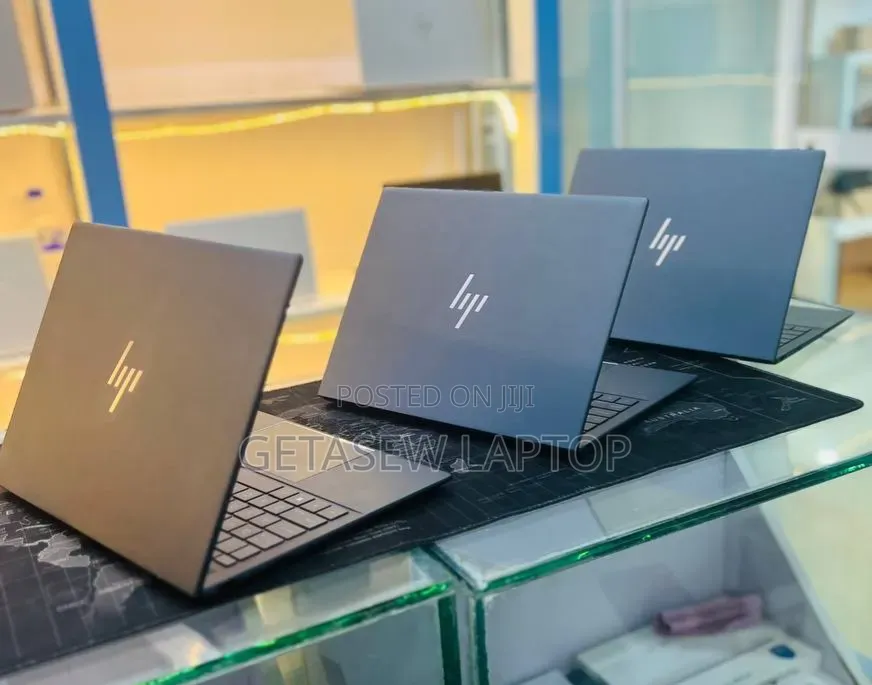 New Laptop HP Dragonfly G3 16GB Intel Core i7 SSD 512GB