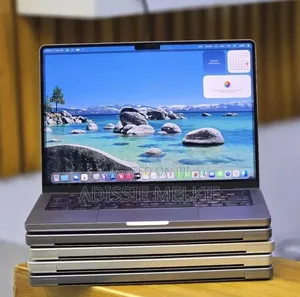 New Laptop Apple MacBook 32GB Apple M1 Pro SSD 512GB