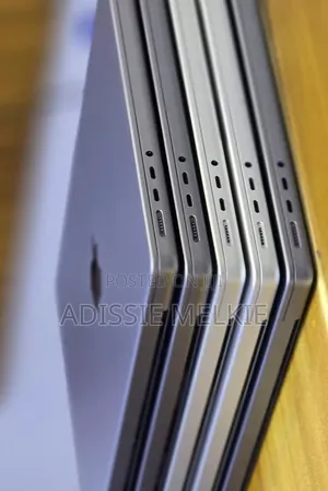 New Laptop Apple MacBook 32GB Apple M1 Pro SSD 512GB