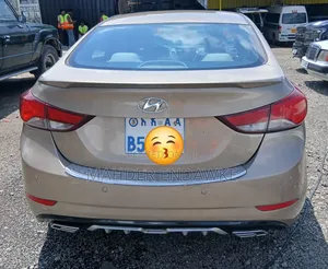 Hyundai Elantra 2015 Gold
