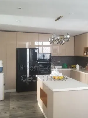 Furnished 8bdrm House in Bole for sale