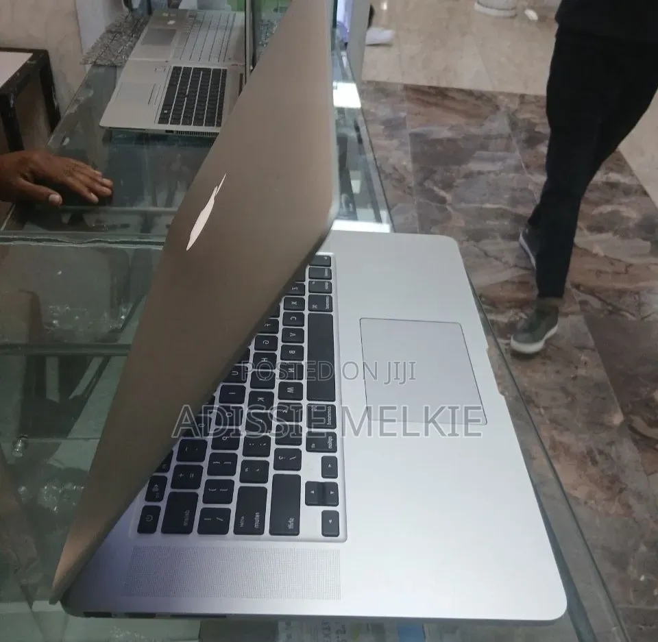 New Laptop Apple MacBook 2015 16GB Apple M1 SSD 512GB