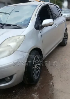Toyota Yaris 2010 Silver